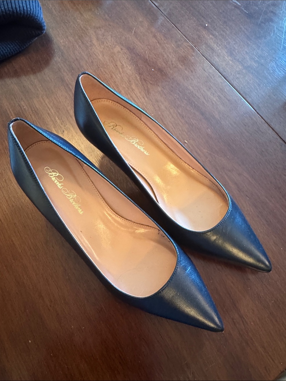 Pointed Toe very dark navy Women’s kitten heels - Brooks Brothers